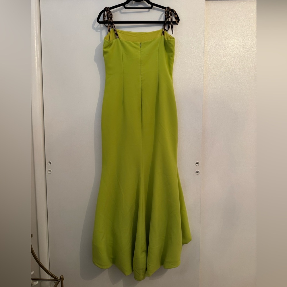 Elegant Lime Green Dress with Leopard Print Adjustable Shoulder Ties - Picture 4 of 5